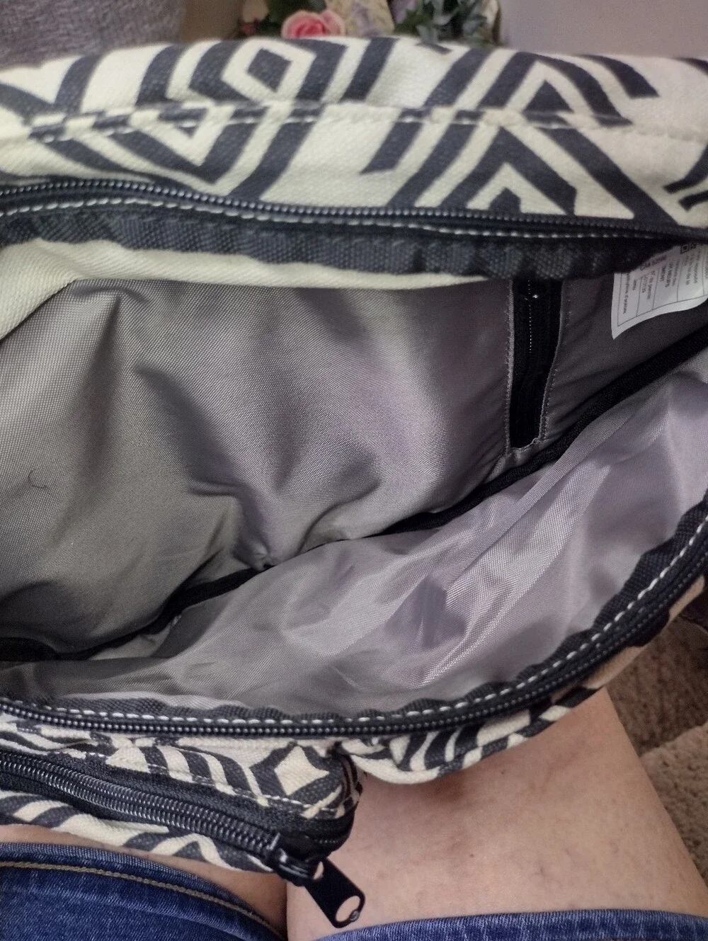 Kavu Black & White Geometric Print Rope Sling Bag
